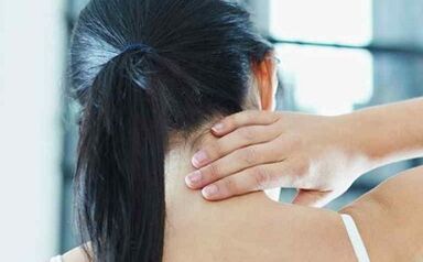 Como se manifesta a osteocondrose cervical